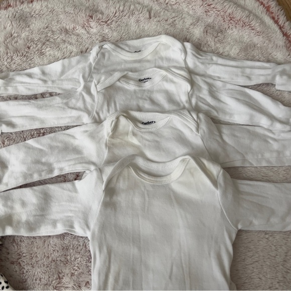 Bundle of 7 piece Baby Girl 0-3 months Bodysuits 4 White 3 Animal Print - Picture 2 of 5